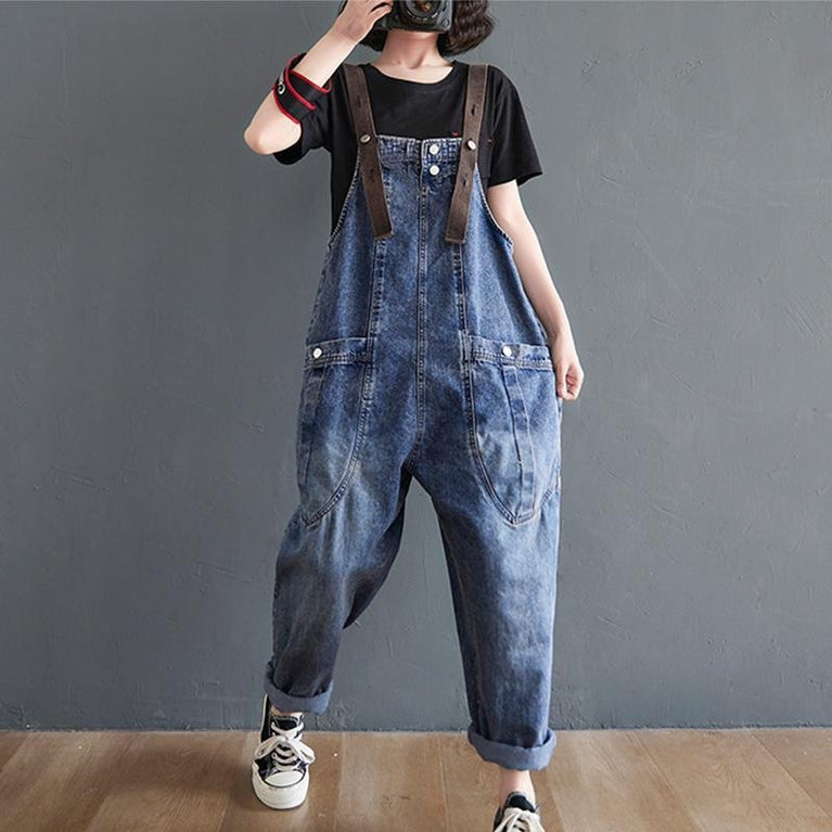 Loose Overalls And Slim Student's Overalls