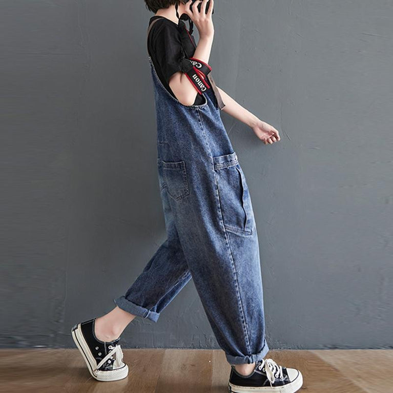 Loose Overalls And Slim Student's Overalls